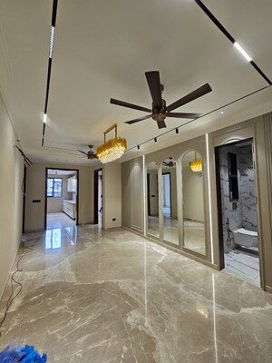 Building Lobby in 3 BHK Builder Floor at Sector 57 – for Sale