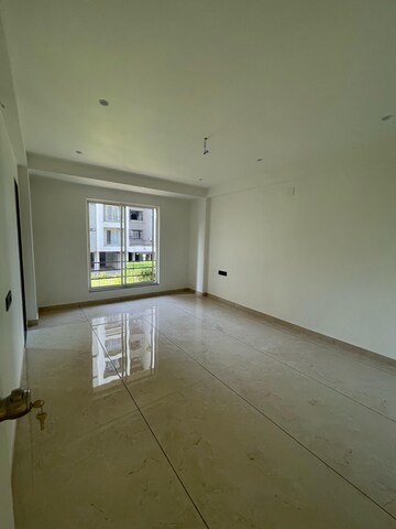 Room in 3 BHK Apartment at Prahlad Nagar – for Sale