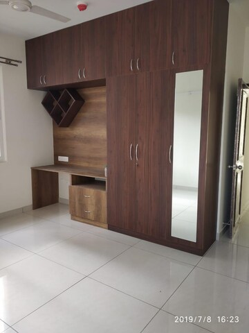 Room in 2 BHK Apartment at Prestige Lakeside Habitat, Varthur – for Rent