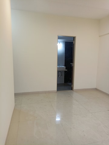 Room in 2 BHK Apartment at IM Applaud 38, Goregaon East – for Rent