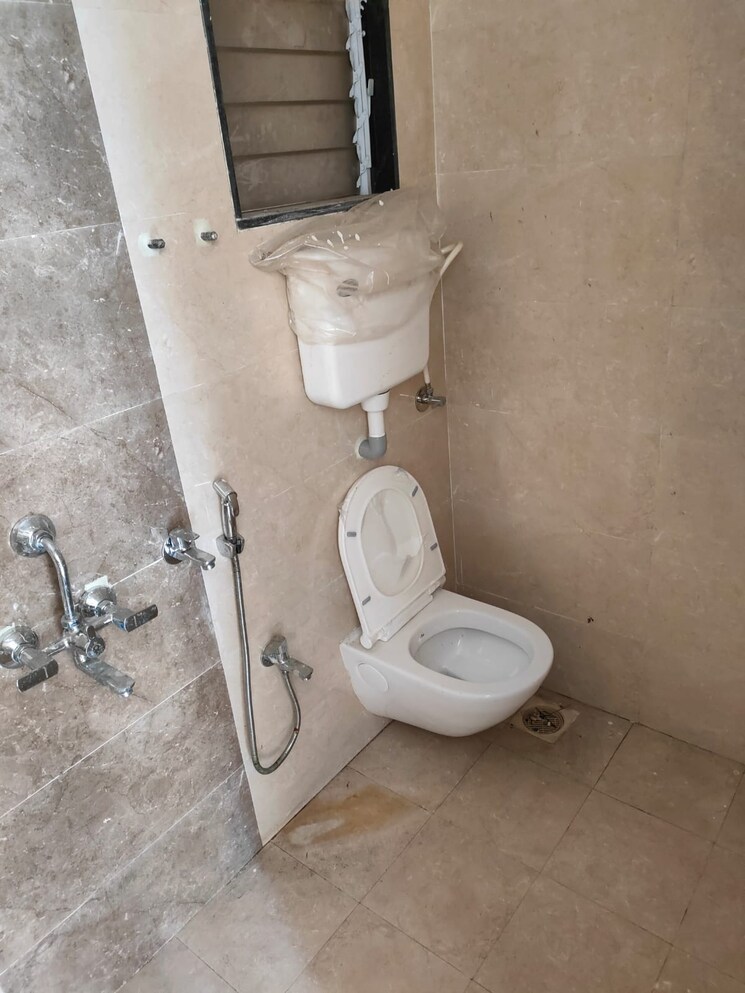 Bathroom, shree-laxmi-park-one 1 Bedroom 380 Sq.Ft. Apartment In Badlapur East Thane 9510006