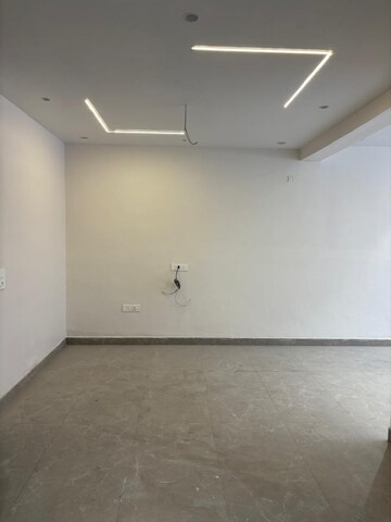 Room in 4 BHK Independent House at Patiala Road – for Sale