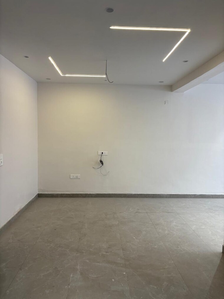 Room, patiala road 4 Bedroom 130 Sq.Yd. Independent House In Patiala Road Zirakpur 9510049