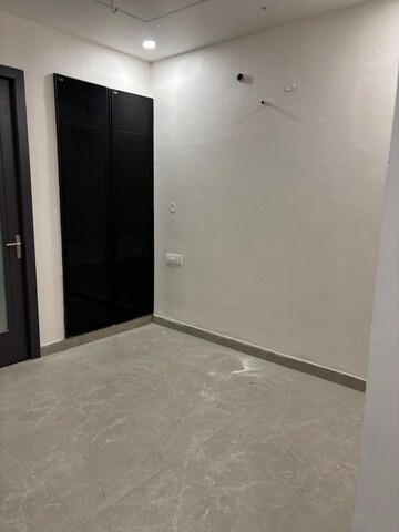 Room in 4 BHK Independent House at Patiala Road – for Sale