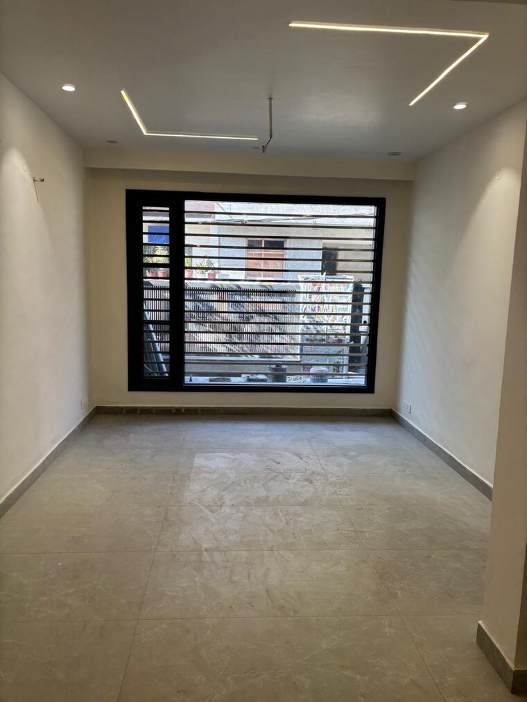 Room, patiala road 4 Bedroom 130 Sq.Yd. Independent House In Patiala Road Zirakpur 9510049