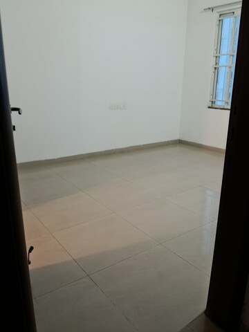 Room in 3 BHK Apartment at Kolte Patil Life Republic, Hinjewadi – for Rent