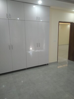 Room in 3 BHK Builder Floor at Ansal API Esencia, Sector 67 – for Rent