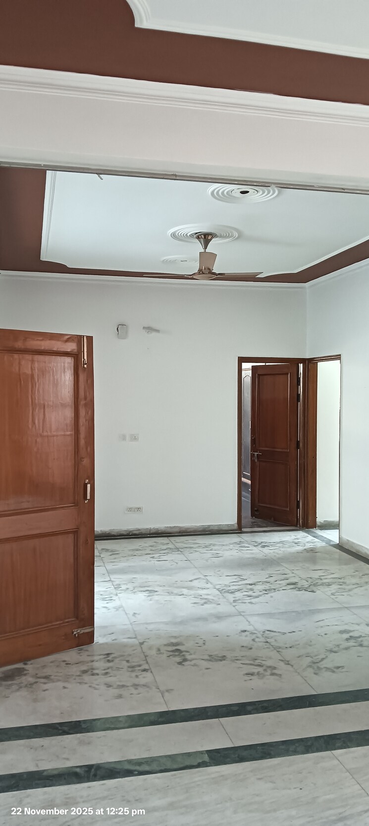 Room, sector 24 4 Bedroom 2400 Sq.Ft. Apartment In Sector 24 Panchkula 9510120