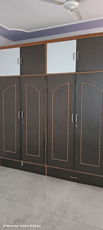 Room in 4 BHK Apartment at Sector 24 – for Sale