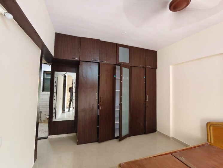 Room, highland-tower Pg For Boys In Lokhandwala 9510095