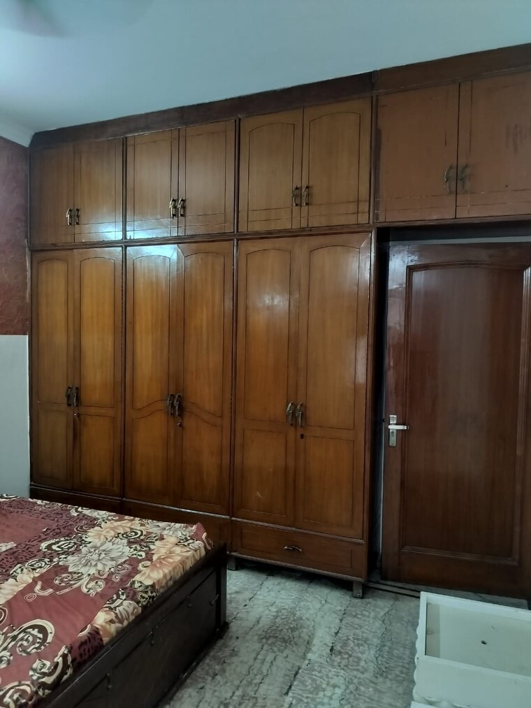 Bedroom, sector 9 3 Bedroom 263 Sq.Yd. Builder Floor In Sector 9 Gurgaon 9510159