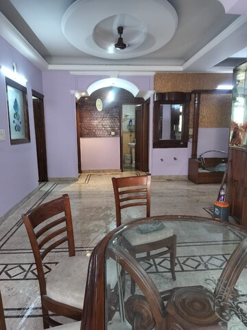 Bedroom in 3 BHK Builder Floor at Sector 9 – for Rent