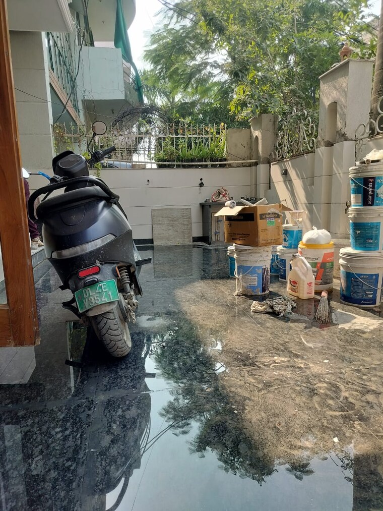  Parking, sector 9 3 Bedroom 263 Sq.Yd. Builder Floor In Sector 9 Gurgaon 9510159