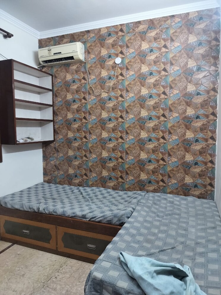 Bedroom, sector 9 3 Bedroom 263 Sq.Yd. Builder Floor In Sector 9 Gurgaon 9510159