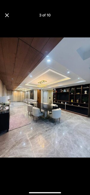 Parking in 3.5 BHK Builder Floor at Sushant Lok 3, Sector 57 – for Sale