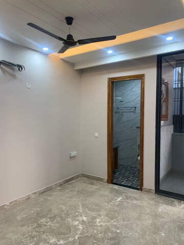 Room in 3.5 BHK Builder Floor at Sushant Lok 3, Sector 57 – for Sale