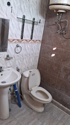 3 BHK + Servant Room Apartment For Sale in Emaar Palm Gardens