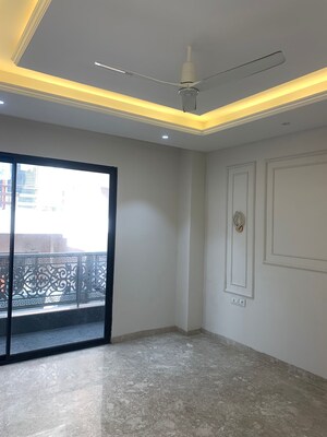 Room in 3 BHK Builder Floor at Empire Floors, Sector 57 – for Sale