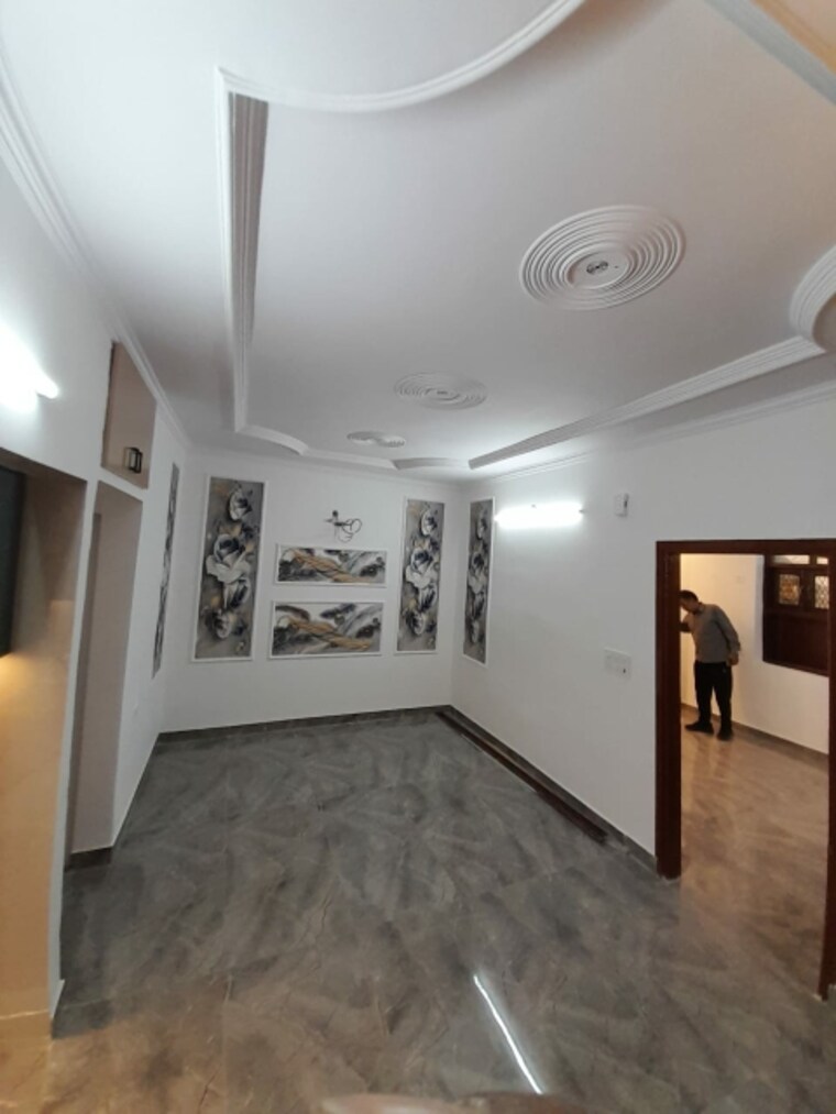 Room, rohini sector 24 2 Bedroom 650 Sq.Ft. Builder Floor In Rohini Sector 24 Delhi 9510257