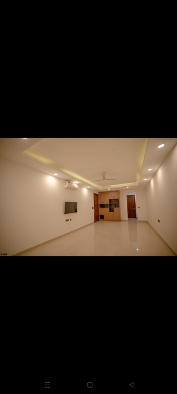 Room in 3 BHK Apartment at Suncity Heights, Sector 54 – for Rent