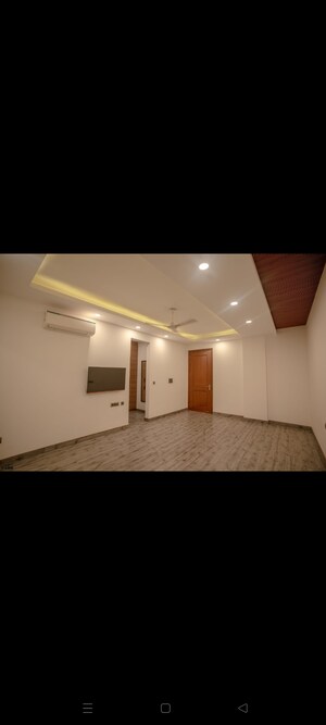 Bedroom in 3 BHK Apartment at Suncity Heights, Sector 54 – for Rent