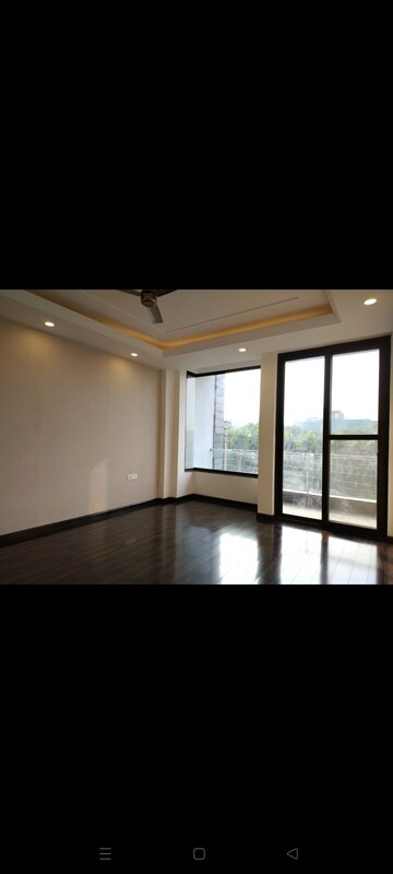 Room in 3 BHK Apartment at Suncity Heights, Sector 54 – for Rent