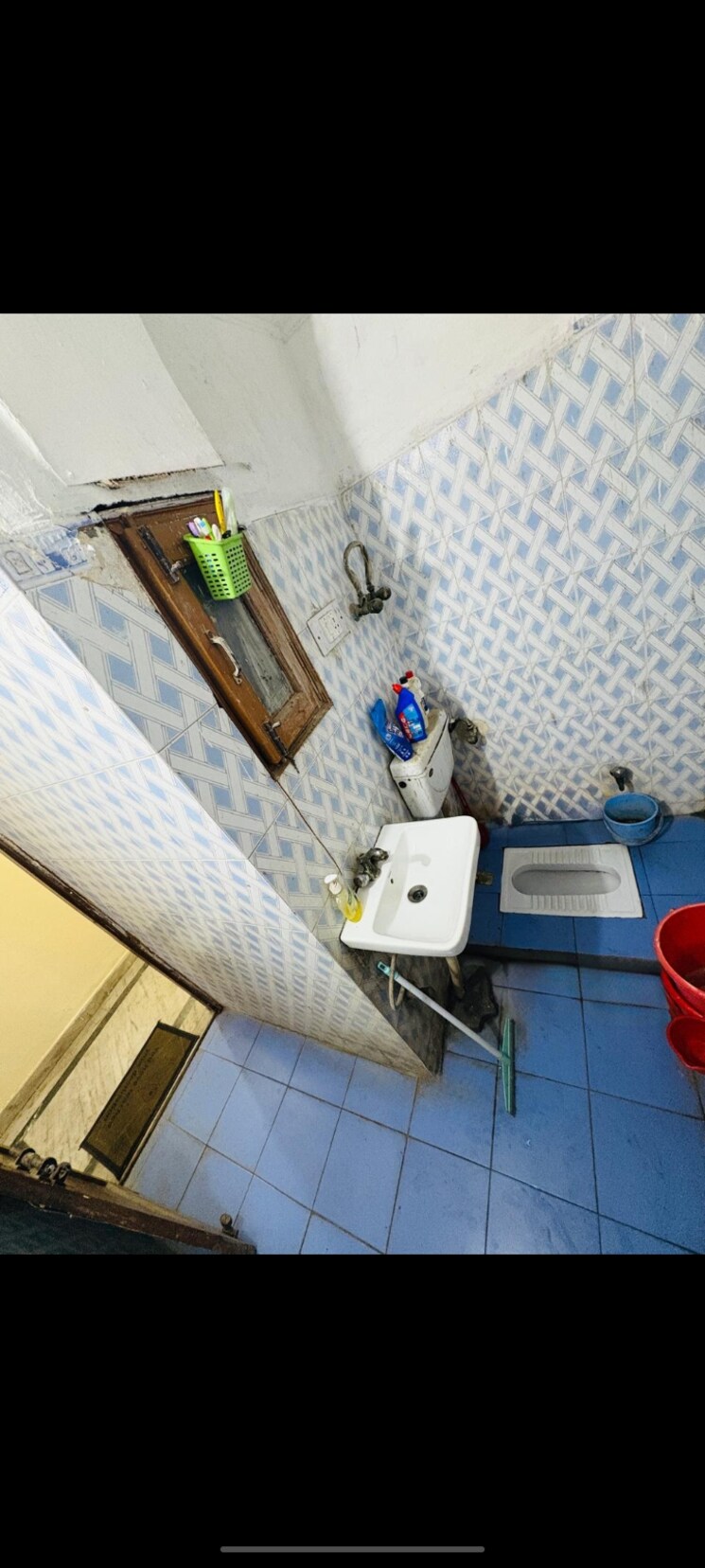 Bathroom, parsvnath-plaza-27 1 RK 60 Sq.Yd. Builder Floor In Sector 27 Noida 9510322