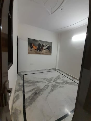 2 BHK Builder Floor for Sale in Rohini Sector 10, Delhi