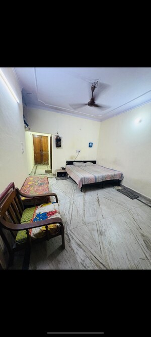 Bedroom in 1 RK Builder Floor at Parsvnath Plaza 27, Sector 27 – for Rent