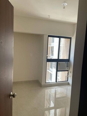 Room in 2 BHK Apartment at Lodha Crown Quality Homes, Majiwada – for Rent