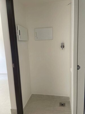 Room in 2 BHK Apartment at Lodha Crown Quality Homes, Majiwada – for Rent