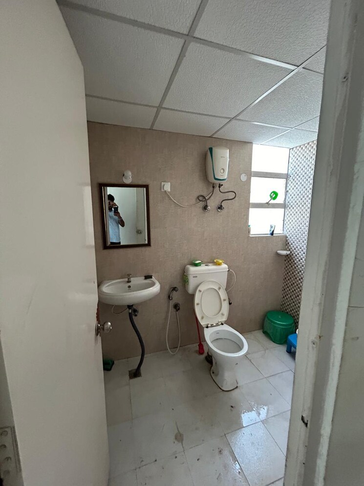 Bathroom, signature-global-signum-107 2 Bedroom 489 Sq.Ft. Apartment In Sector 107 Gurgaon 9510607