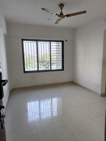 Room in 2 BHK Apartment at Lodha Global Park, Dombivli East – for Rent