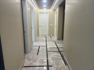 Building Lobby in 4 BHK Builder Floor at Golf Course Road – for Sale