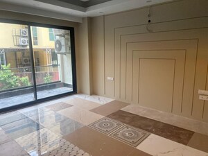 Room in 4 BHK Builder Floor at Golf Course Road – for Sale