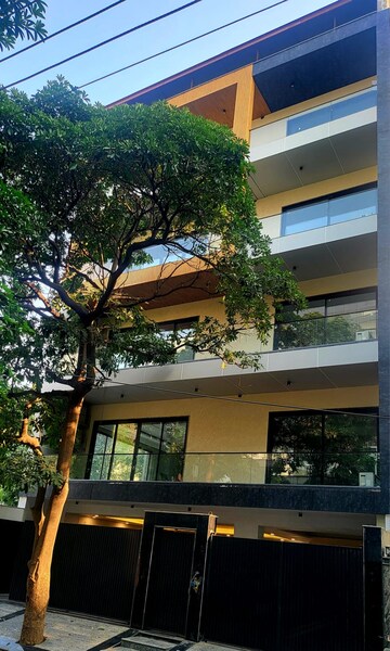 4 BHK Builder Floor – Exterior View View at Golf Course Road - for Sale