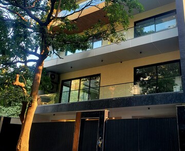 4 BHK Builder Floor – Exterior View View at Golf Course Road - for Sale