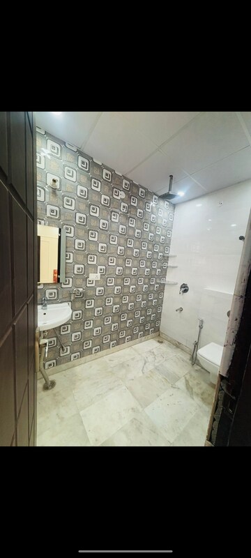 Bathroom in 3 BHK Builder Floor at SPL Homes 5, Sector 46 – for Rent