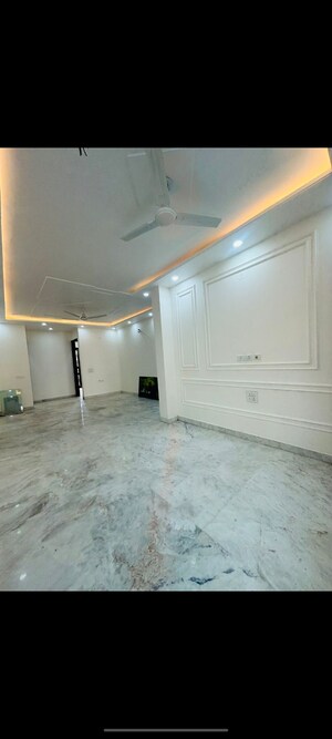 Room in 3 BHK Builder Floor at SPL Homes 5, Sector 46 – for Rent