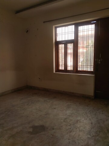 Room in 2 BHK Builder Floor at Ashoka Enclave 3, Sector 35 – for Rent