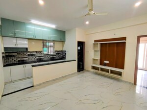 Room in 1.5 BHK Apartment at Hsr Layout – for Rent
