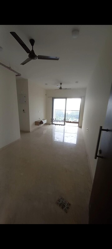 2 BHK Apartment For Rent in Kalpataru Paramount, Kapur Bawdi