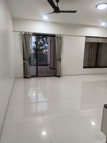Room in 2 BHK Apartment at Karishma Society, Kothrud – for Rent