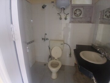 Bathroom in 4 BHK Apartment at Ardee City The Residency, Sector 52 – for Rent
