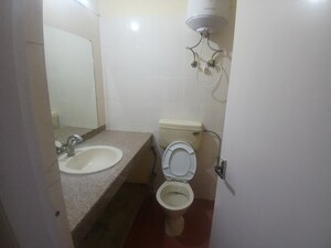Bathroom in 4 BHK Apartment at Ardee City The Residency, Sector 52 – for Rent