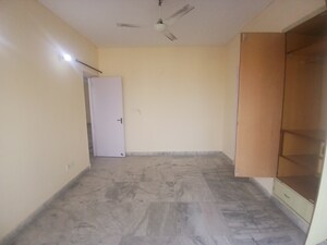 Room in 4 BHK Apartment at Ardee City The Residency, Sector 52 – for Rent