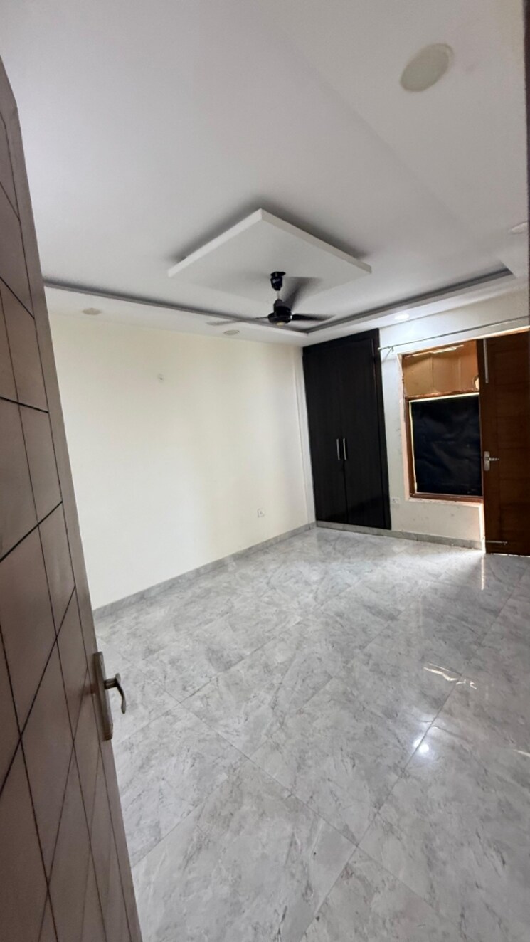 Bedroom, green fields colony 4 Bedroom 350 Sq.Yd. Builder Floor In Green Fields Colony Faridabad 9511197