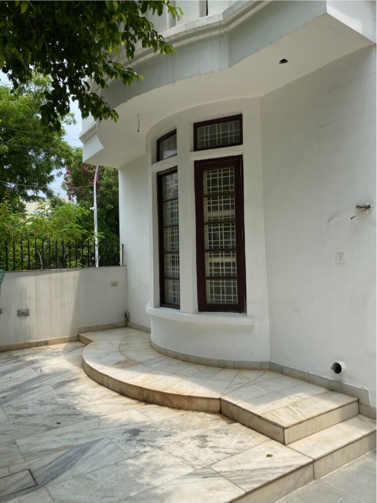 Exterior View, ansal-oriental-villa 3 Bedroom 2900 Sq.Ft. Villa In Sushant Lok Iii Gurgaon 9511286