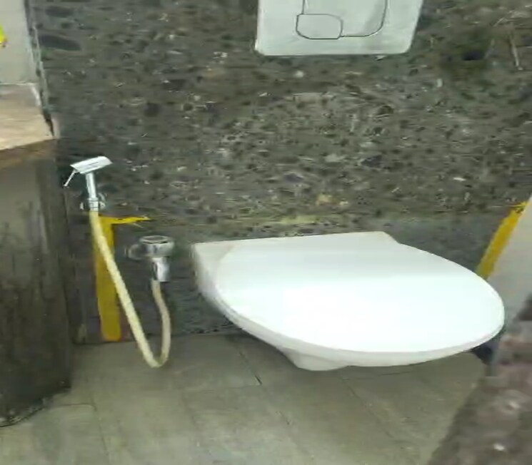 Bathroom, matunga east 2 Bedroom 750 Sq.Ft. Apartment In Matunga East Mumbai 9511222