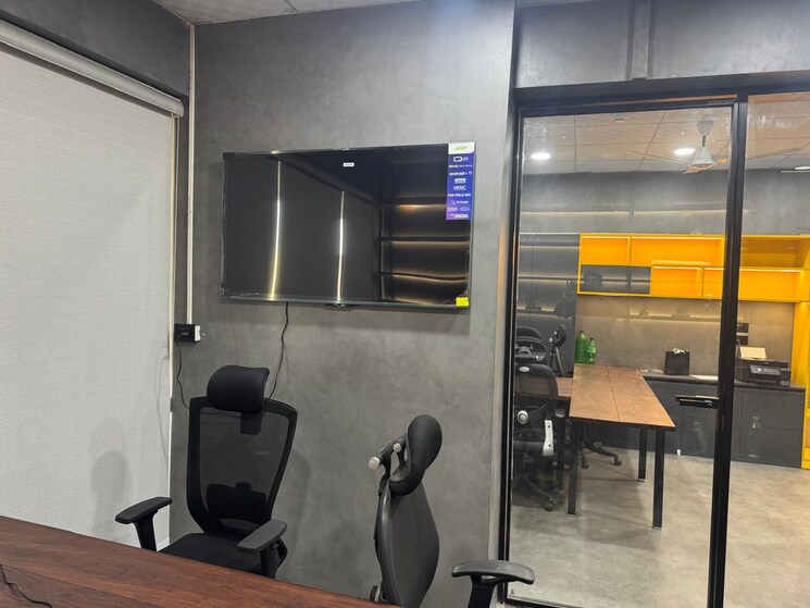 Team Area, gaur-city-center Commercial Office Space 850 Sq.Ft. In Sector 4 Greater Noida Greater Noida 9511268